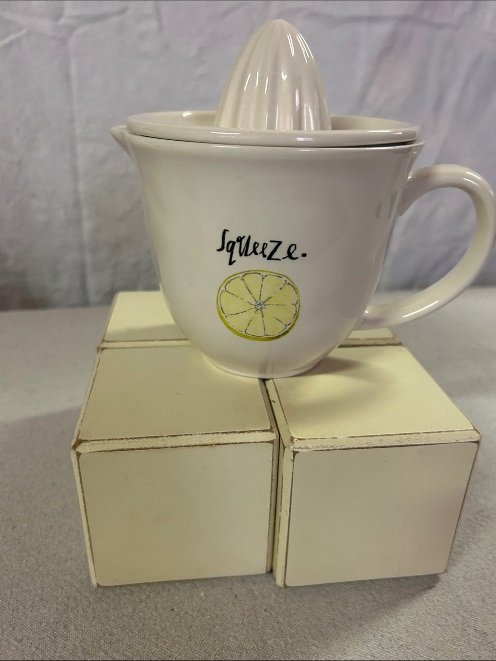 Squeeze Ceramic White Lemon Juicer with Handle